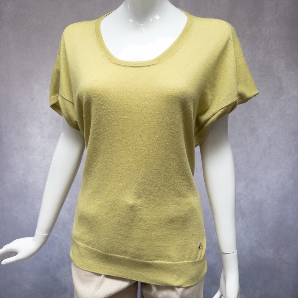 Cashmere Loro Piana vintage short sleeve top, yellow w/ goldtone branding detail - Picture 2 of 10